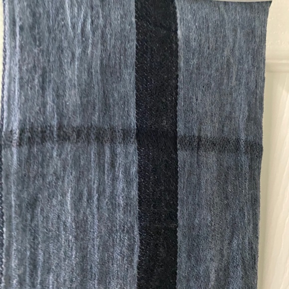 NWT denim blue scarf - Picture 5 of 6